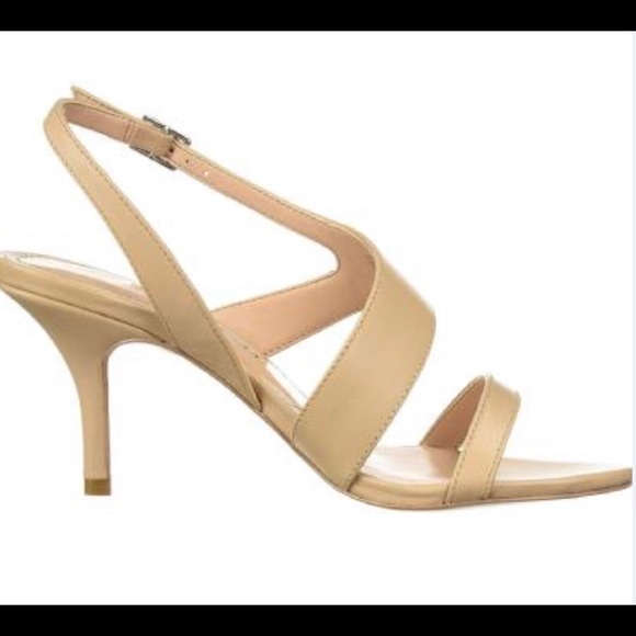 Charles David nude heels - Picture 3 of 8